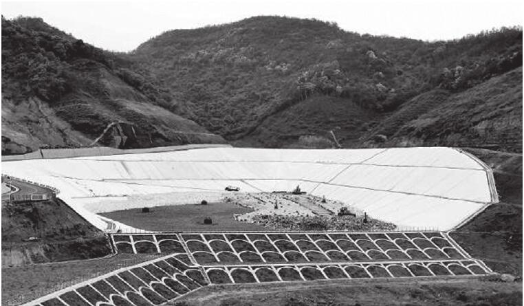 膨潤土防水毯為一種無污染、穩(wěn)定性高的新型土工材料
